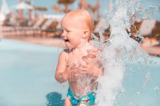 Children’s swim nappies for the pool and sea: how do they work?